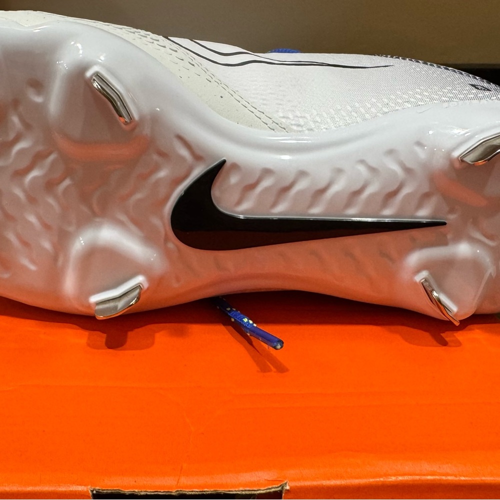 Nike Hyperdiamond 4 Pro in Navy and Black - Picture 3 of 5